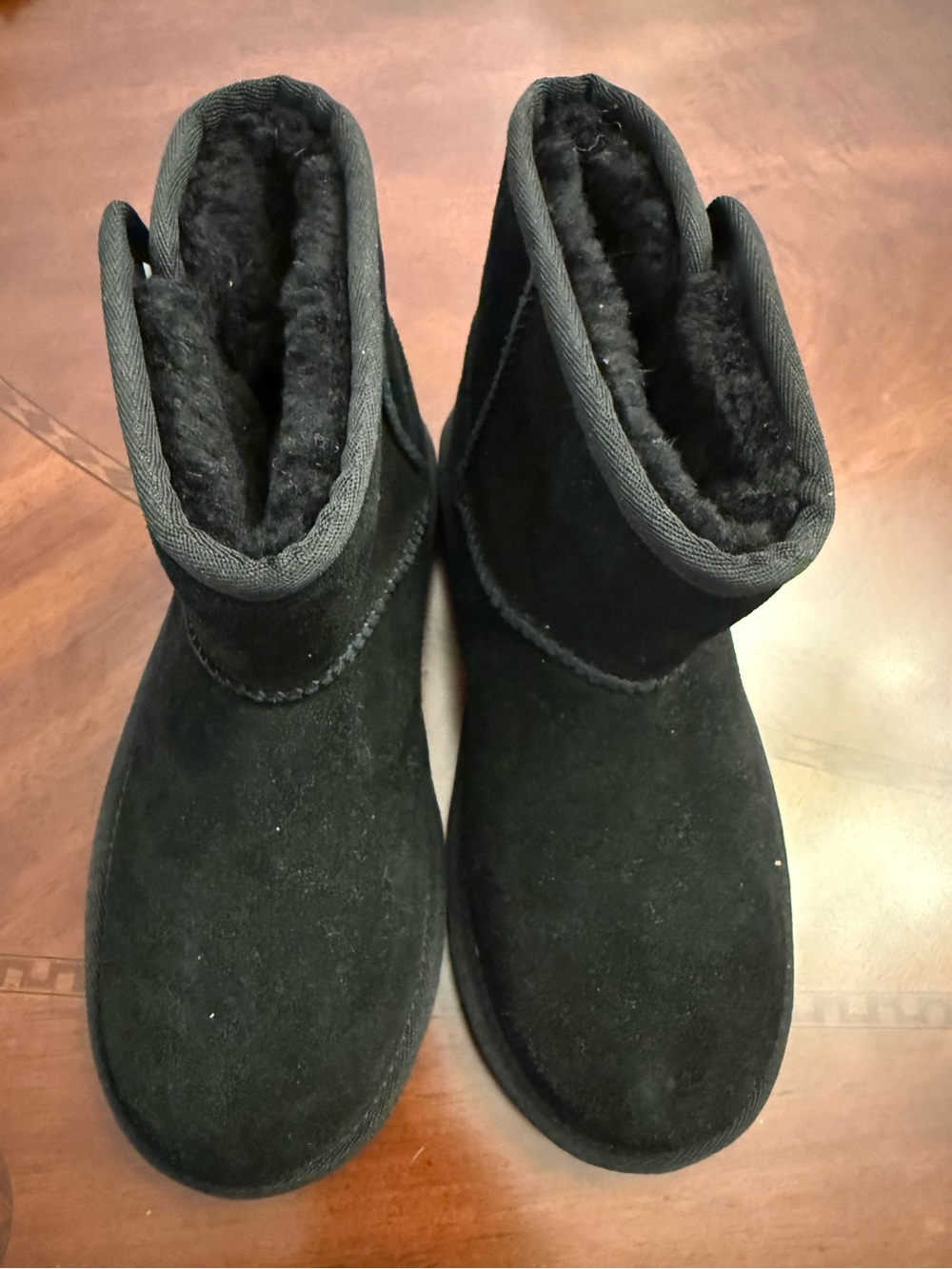 💛UGG GIRLS SHORT BOOTS💛